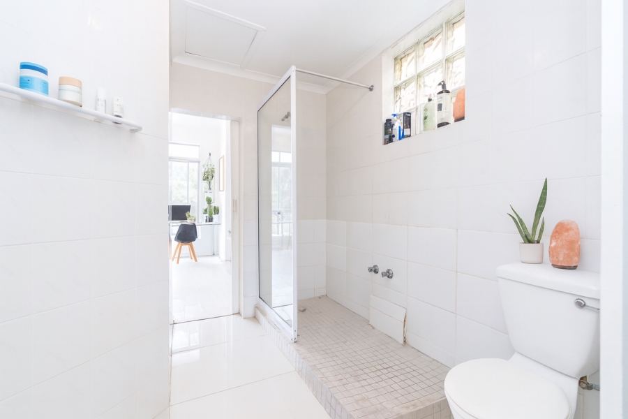 1 Bedroom Property for Sale in Sea Point Western Cape